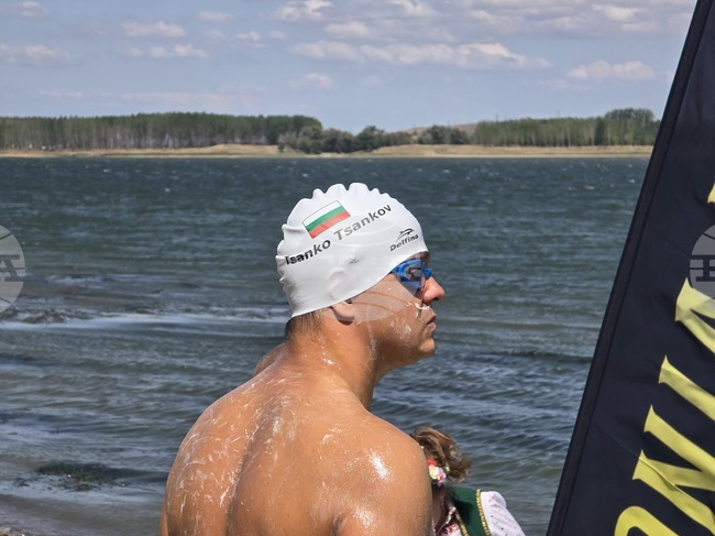Bulgarian Swimmer Attempts 24-Hour Danube Record