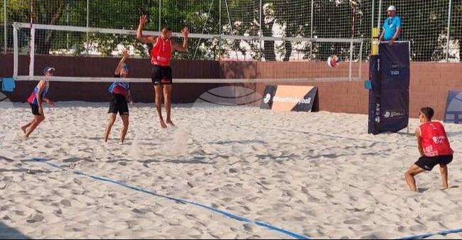 Двойката Згуров - Антов се класира на четвъртфинал на Европейското първенство по плажен волейбол под 20 години