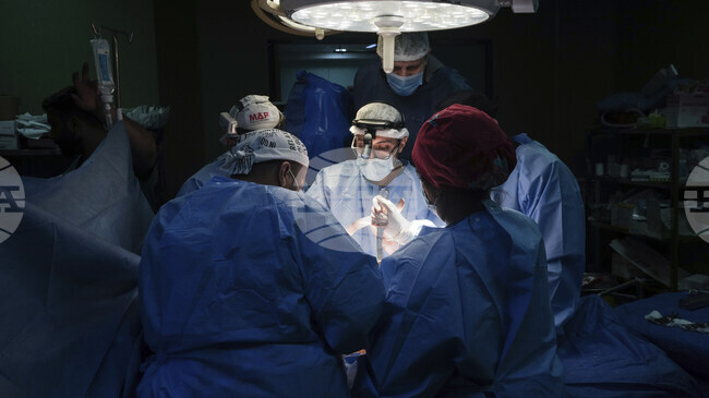 За първи път лекари извършиха коронарен байпас, без да отварят гръдния кош на пациента