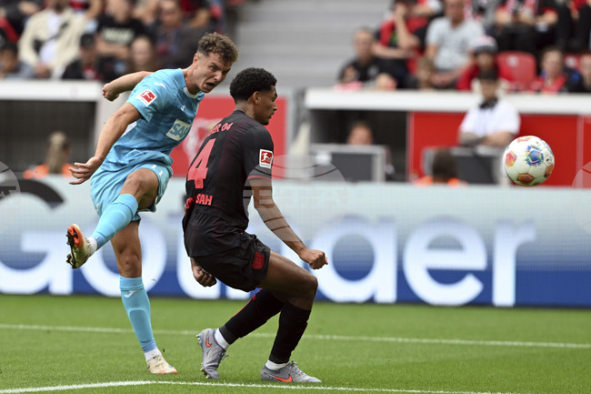 Байер Леверкузен и Щутгарт започнаха със загуби на старта на Бундеслигата