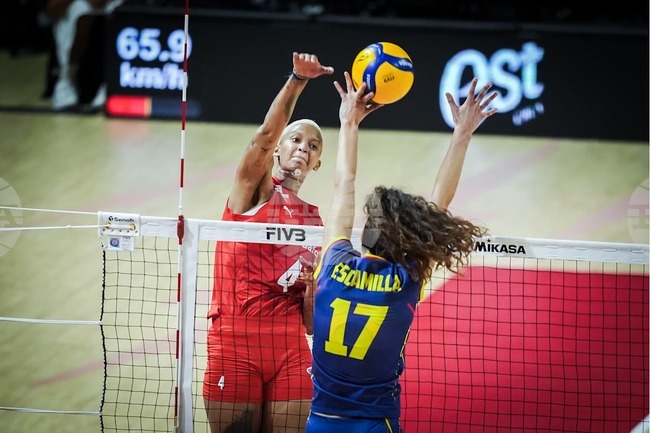 Турция победи Испания в групата на България на Световното първенство по волейбол, шампионът Сърбия започна с успех над Украйна