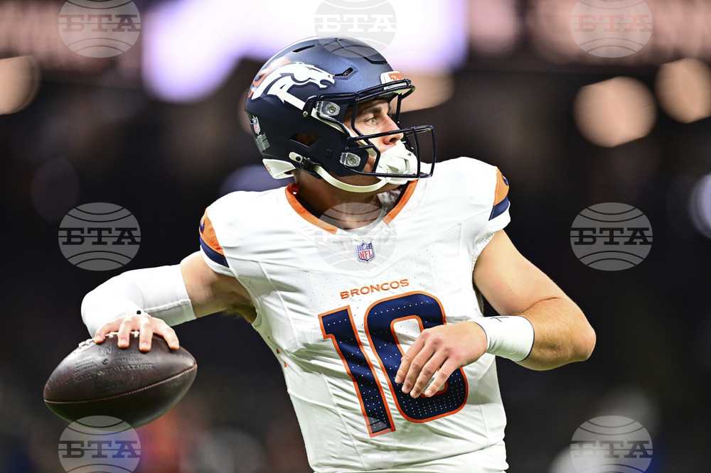 Broncos Saints Football