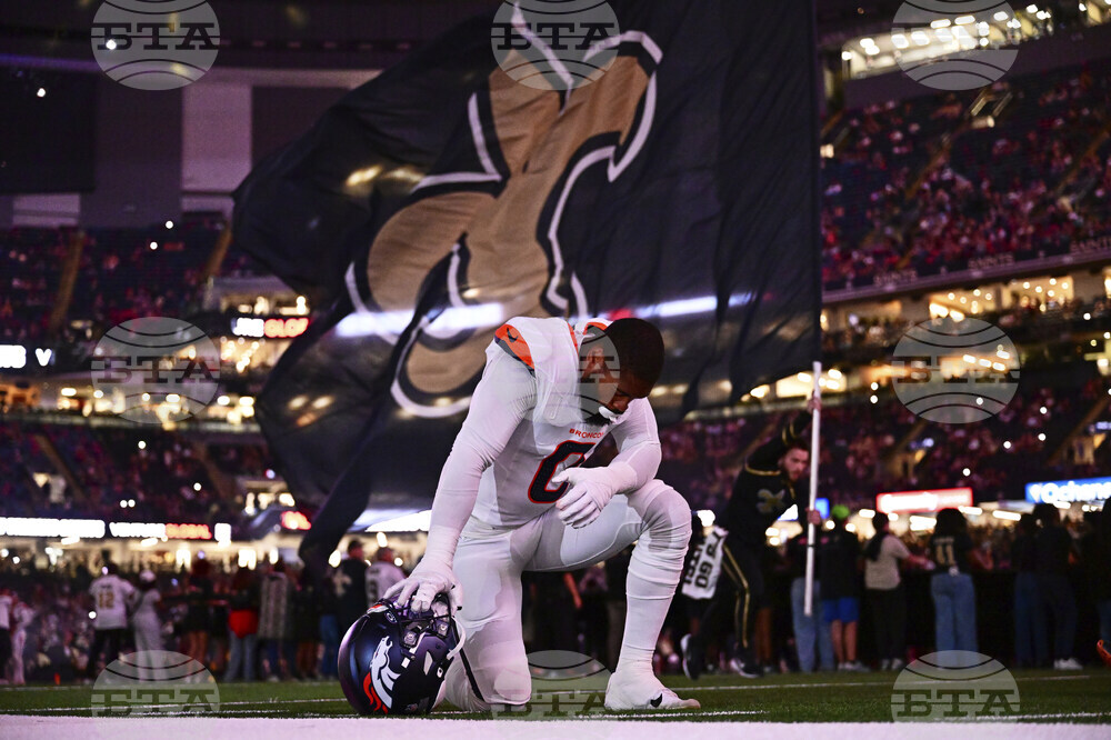 Broncos Saints Football