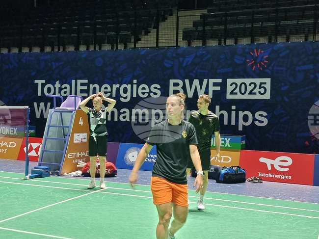 Българските състезатели проведоха първа тренировка преди Световното първенство по бадминтон в Париж