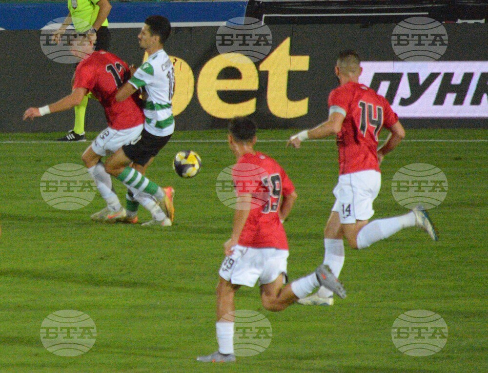 Локомотив Пловдив достигна до успеха срещу Славия