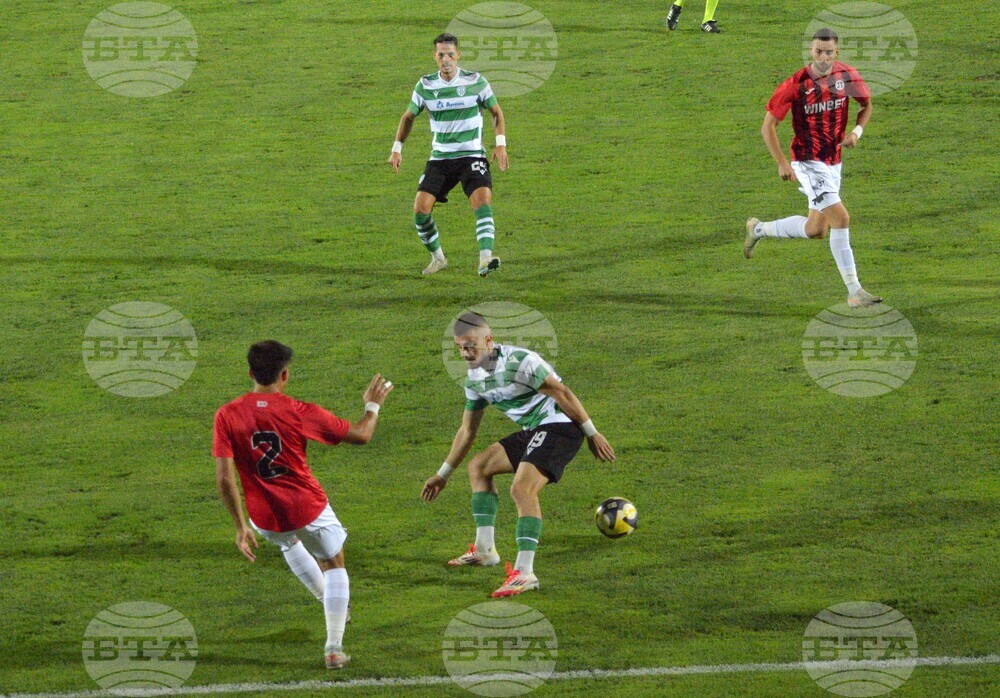 Локомотив Пловдив открадна точка на Черно море в добавеното време на срещата