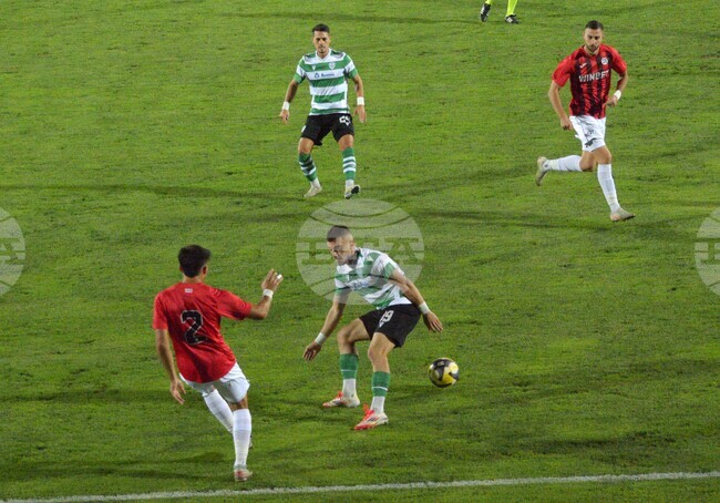 Локомотив Пловдив открадна точка на Черно море в добавеното време на срещата