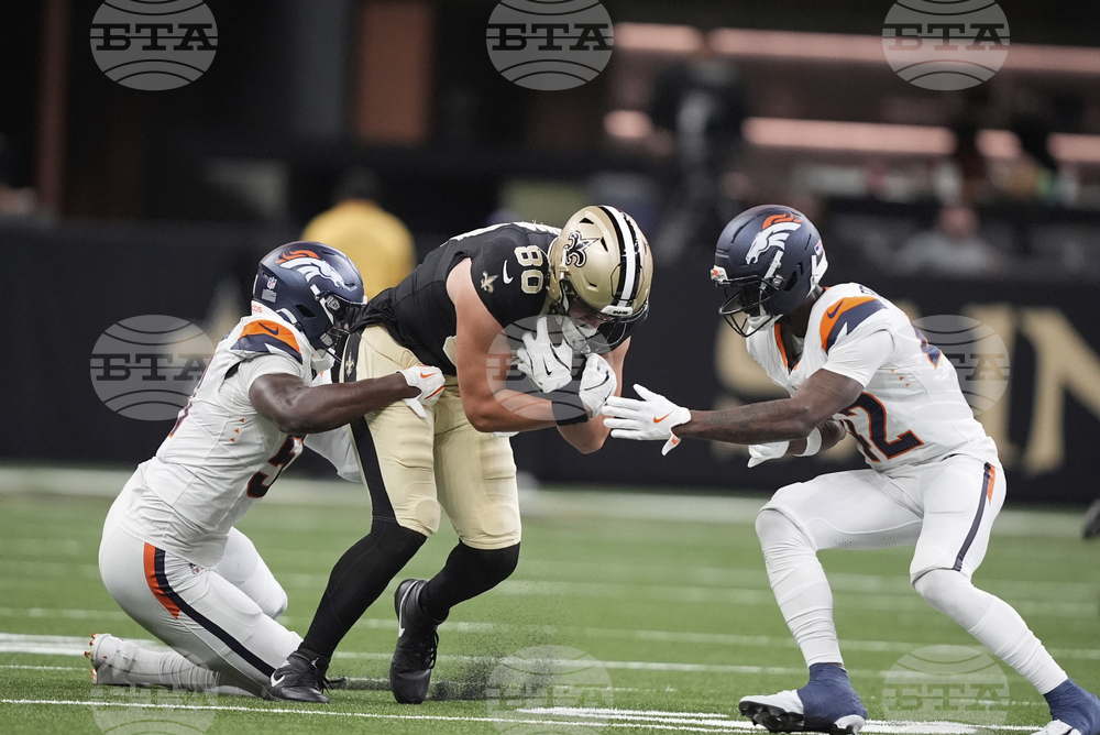 Broncos Saints Football