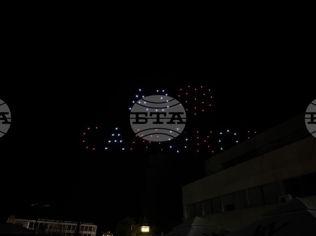 С музикално светлинно шоу с дронове завърши тазгодишният празник на Самоков