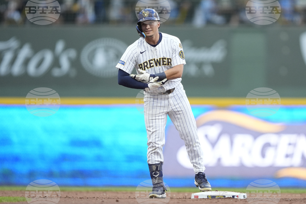 Giants Brewers Baseball