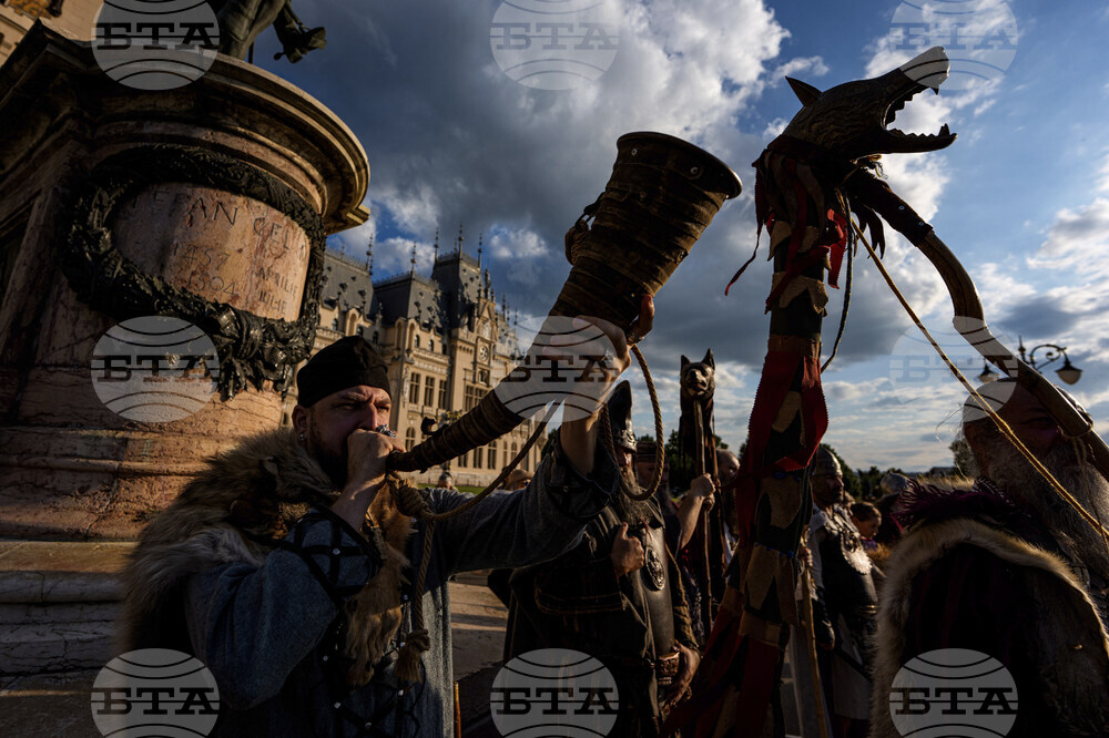 APTOPIX Romania Roman Era History Reenactment
