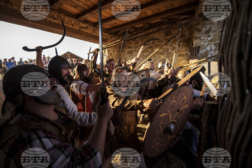APTOPIX Romania Roman Era History Reenactment