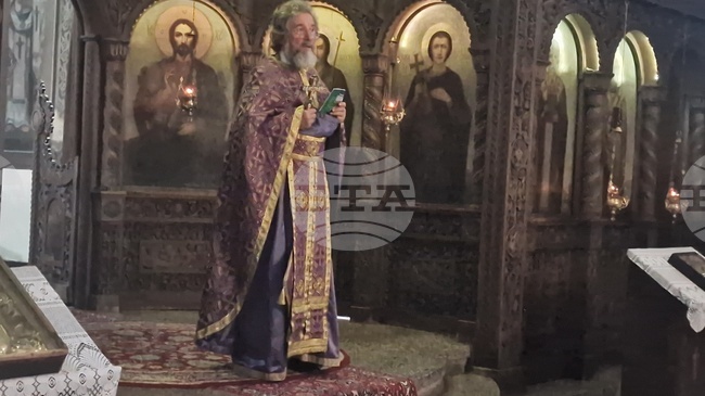 За взаимното опрощение говори в проповедта си пред миряните архиерейският наместник на Търговищка духовна околия отец Славчо Проданов