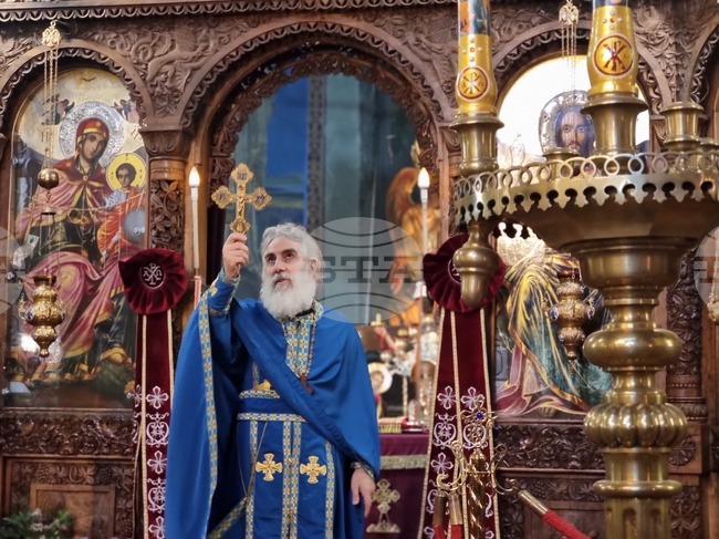Простете на враговете си, за да ви прости и Бог, призова отец Георги в неделната проповед в храм „Св. Николай Чудотворец“ в Ямбол