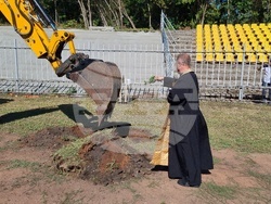 Добрич - стадион - първа копка - осветление