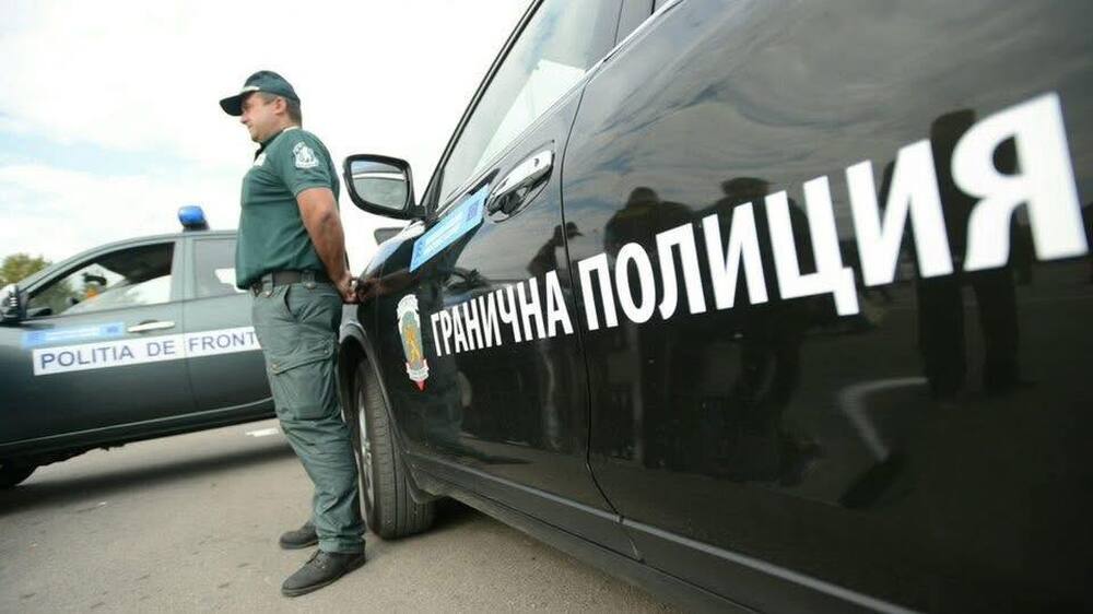 Гранични полицаи задържаха шофьора на микробуса, който избяга снощи в с. Лозенец