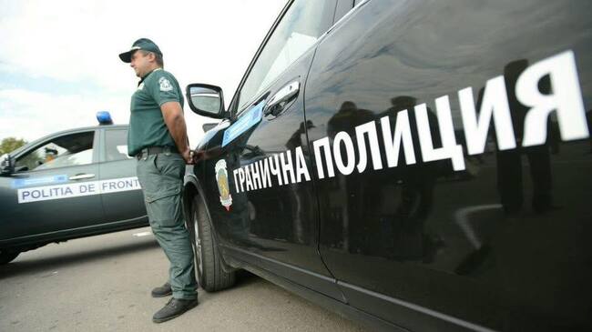 Фалшиво повикване за спешна помощ доведе до задържането на петима незаконни мигранти в село в община Царево