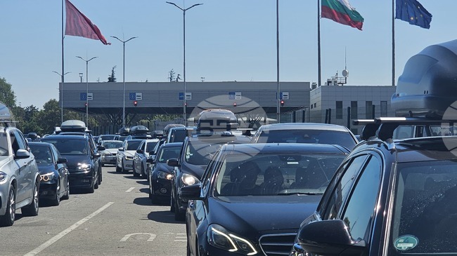 Над 160 000 контрабандни цигари, укрити в мебели, са открити на граничния пункт „Капитан Андреево“