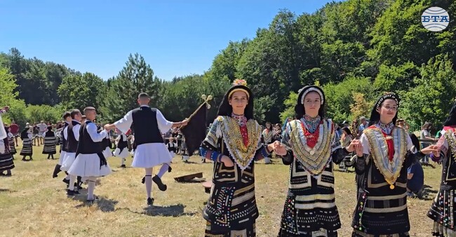 Тридесет и вторият национален събор на каракачаните в България се проведе днес в местността Карандила край Сливен