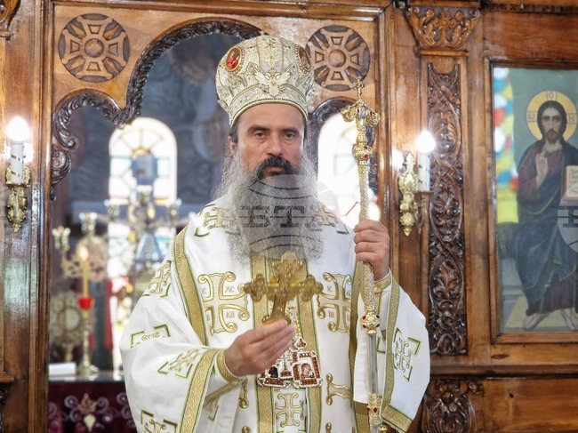 Притчата за двамата длъжници разказа в неделната си проповед в Перник българският патриарх Даниил
