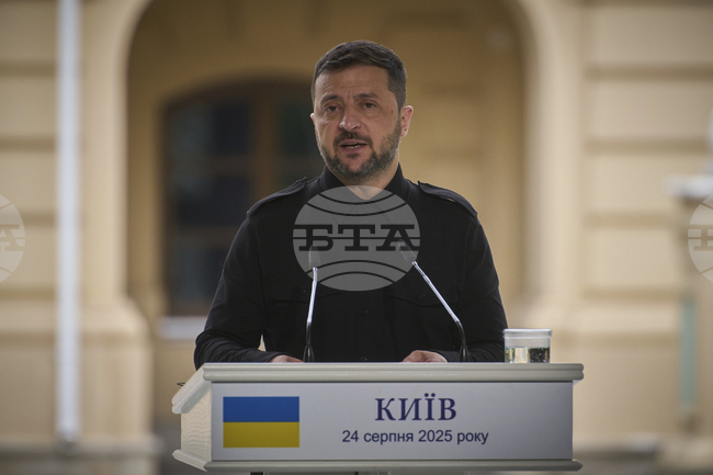 Зеленски удостои с държавно отличие специалния пратеник на САЩ за Украйна Кийт Келог 