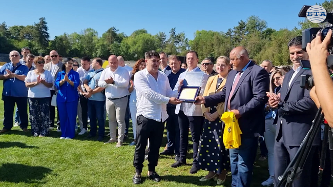 Символична първа копка бе направена в Добрич за монтажа на осветлението на стадион "Дружба"