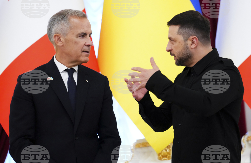 Зеленски пристигна в Канада