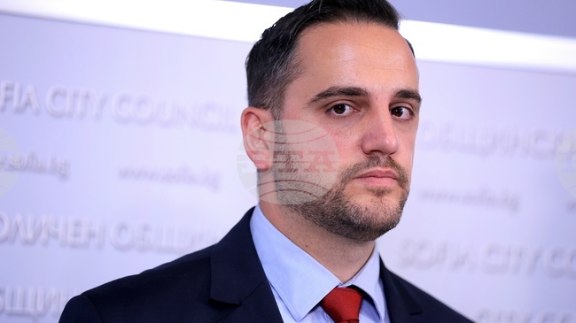  Категорично осъждам всяка форма на насилие, каза председателят на Столичния общински съвет за палежа на автомобила и дома на кмета на Бистрица 