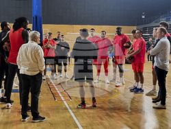 Баскетбол - тренировка - Апоел Тел Авив - Борислав Младенов