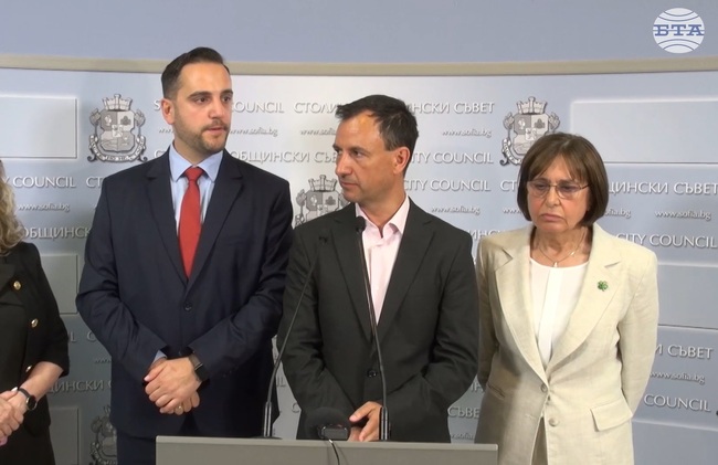 Утре ще е ясно кои от поканените банки са подали оферта за обслужване на Столичната община, обяви Бойко Димитров от ПП-ДБ