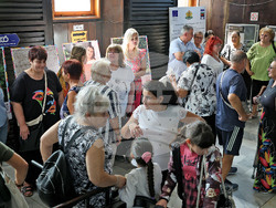 Варна - фотографска изложба „ПроменениТЕ - за живота след приемната грижа“