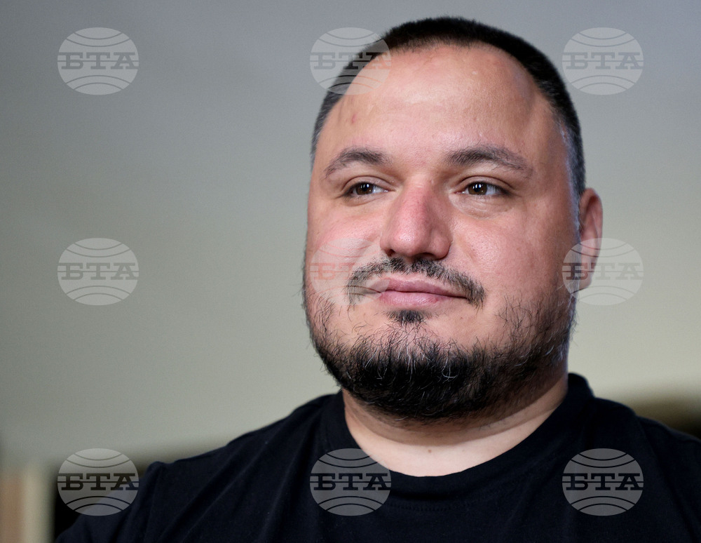 Варна - фотографска изложба „ПроменениТЕ - за живота след приемната грижа“