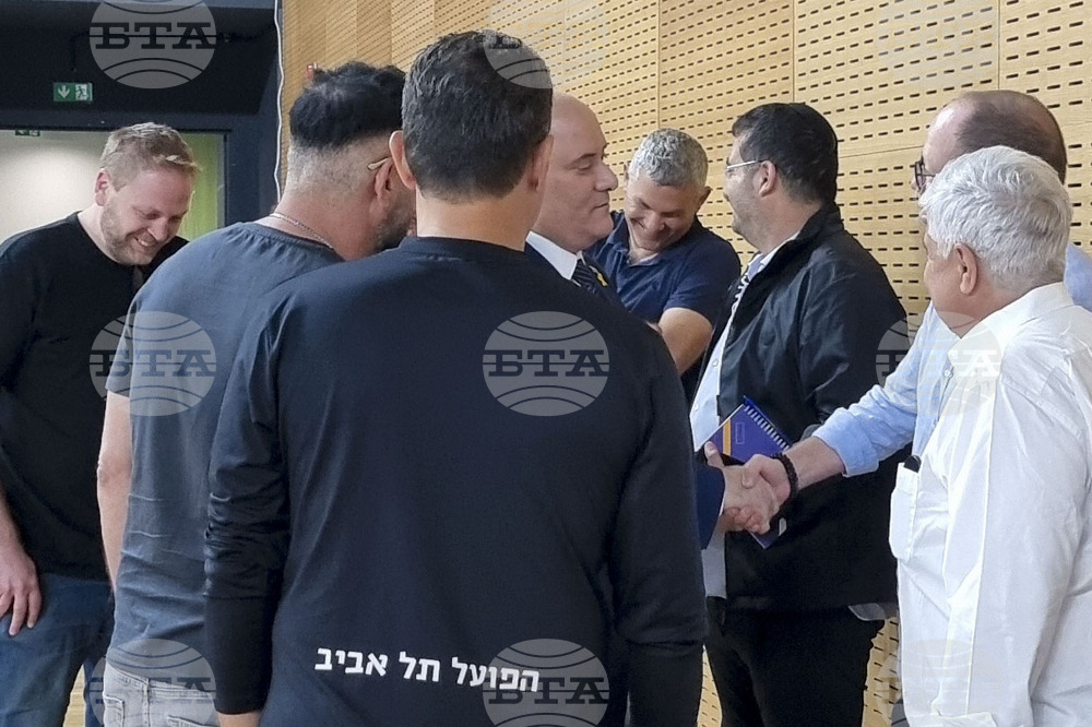 Панатинайкос наложи доживотна забрана на фен, блъснал собственика на баскетболния Апоел Тел Авив