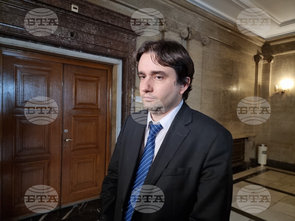 Имаме ресурс да отговаряме на различни видове кибератаки, увери Божидар Божанов