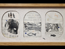 Ксения Иванова представя своята самостоятелна „(не)графична изложба“, озаглавена „Находки“. Снимка: Екипът на галерия „Сердика“