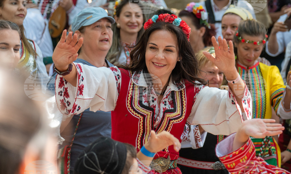 Жеравна - Международен фестивал на фолклорната носия