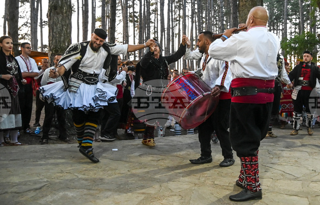 Жеравна - Международен фестивал на фолклорната носия
