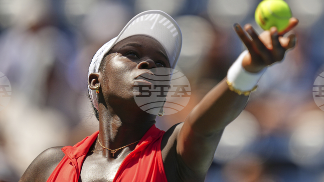 Канадката Виктория Мбоко и испанката Кристина Букса ще играят за титлата на тенис турнира в Хонконг