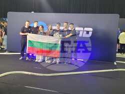 Отборът на Българско школо спечели световна титла в надпревара с 33 отбора от целия свят в състезание с водородни колички