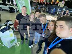 Отборът на Българско школо спечели световна титла в надпревара с 33 отбора от целия свят в състезание с водородни колички