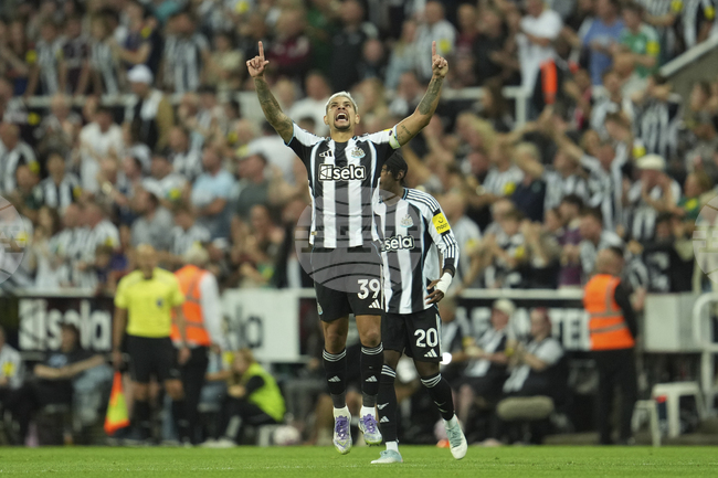 Капитанът на Нюкасъл Бруно Гимараеш не е имал контакти със съотборника си Александър Исак