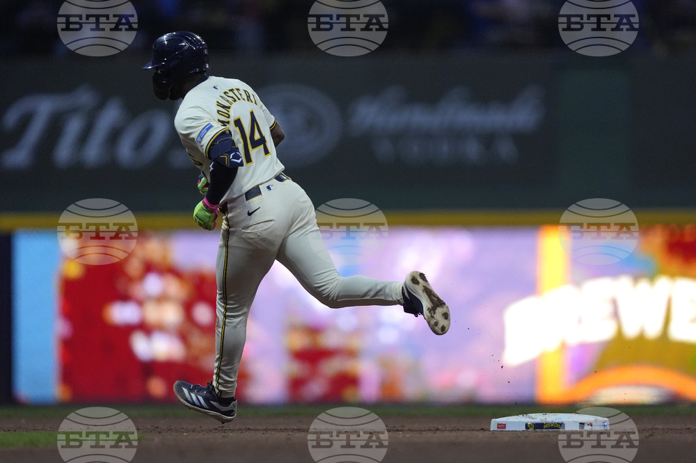 Diamondbacks Brewers Baseball