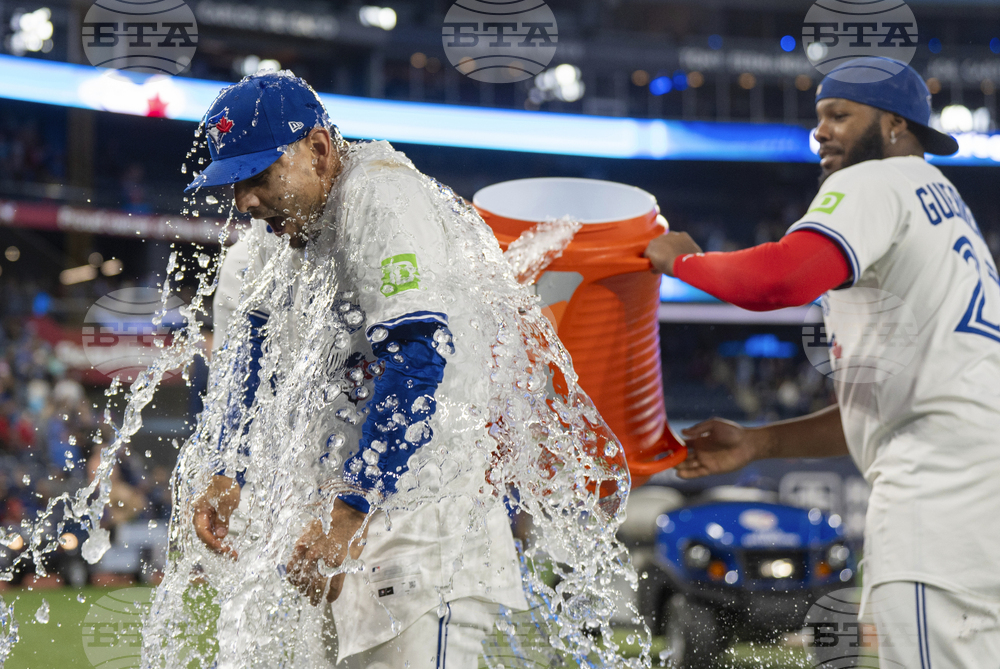 Twins Blue Jays