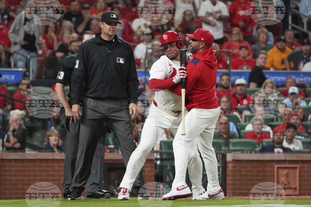 Pirates Cardinals Baseball