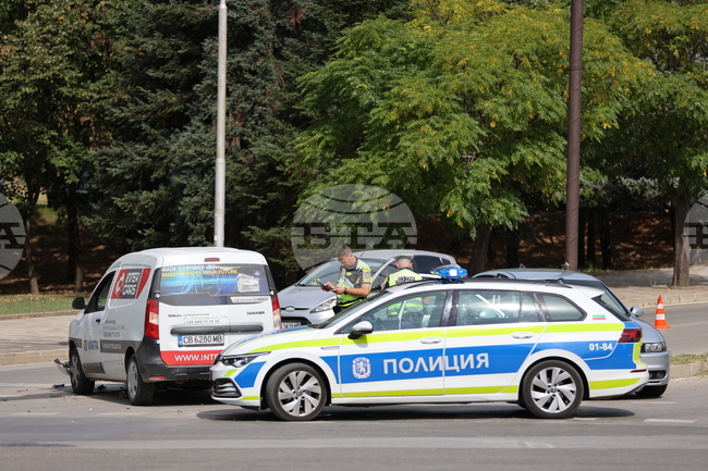 Един човек е загинал, а 13 са ранени при катастрофи в страната през последното денонощие