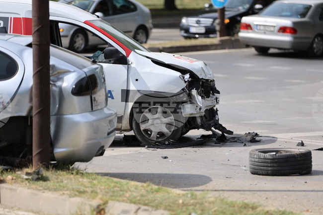 Загинали са трима души, а 33-ма са ранени при катастрофи в страната през последното денонощие
