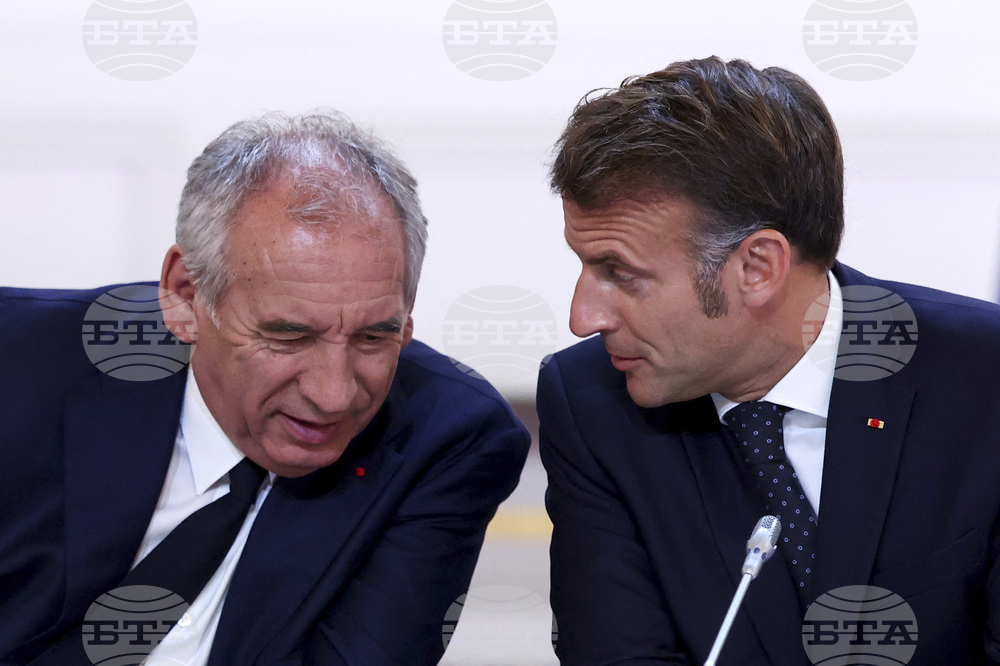 Президентът Макрон ще обяви новия премиер на Франция "в близките дни", каза Елисейският дворец