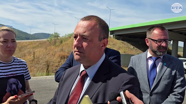 Регионалният министър Иван Иванов съобщи след проверка на АМ "Хемус", че до края на месеца път III-305 ще бъде пуснат за движение