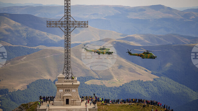 Helicopter Rescues Bulgarian Tourist in Romania after 40-m Fall into Ravine