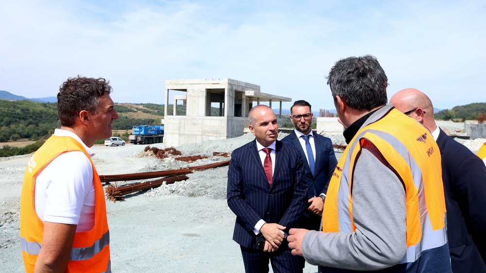 Вицепремиерът Караджов: След една година застой строителството на жп линията между Костенец и Септември вече напредва с добри темпове 
